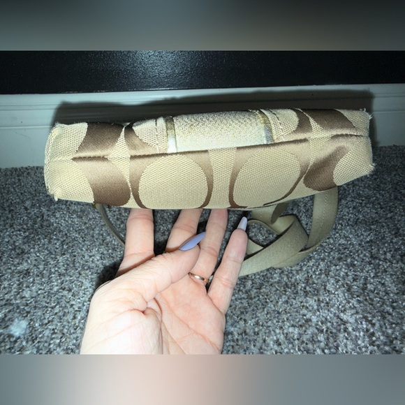 Coach tan and gold crossbody bag - Picture 2 of 8